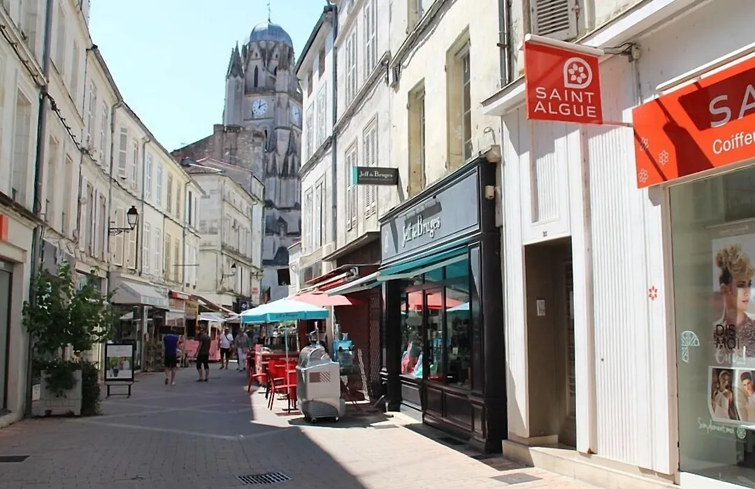 Une Chambre en Ville-1